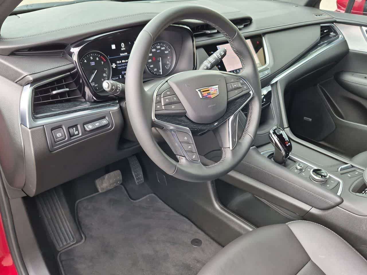 Used 2025 Cadillac XT5 Premium Luxury w/ Technology Package FWD image 2