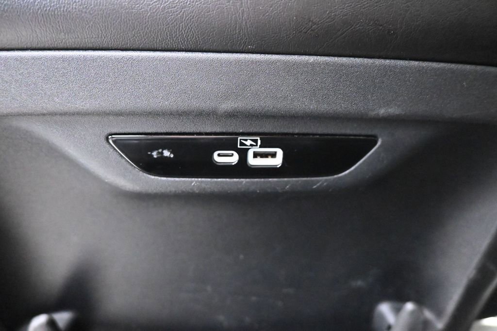 Used 2023 Chrysler Pacifica Touring-L FWD image 26