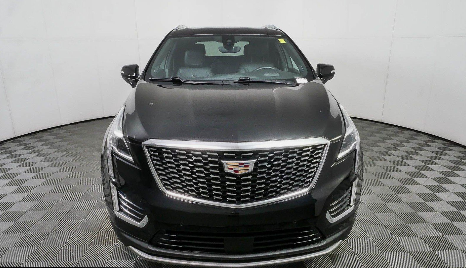 Used 2023 Cadillac XT5 Premium Luxury AWD/4WD image 2