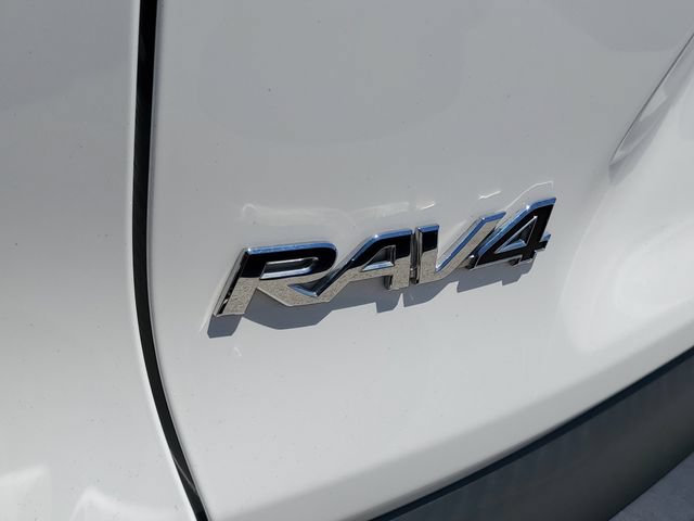 Used 2019 Toyota RAV4 LE AWD/4WD image 5