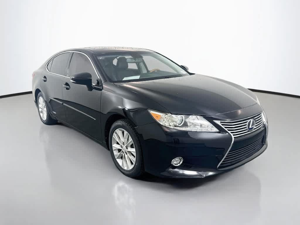 Used 2015 Lexus ES 300h w/ Navigation System Package FWD image 7