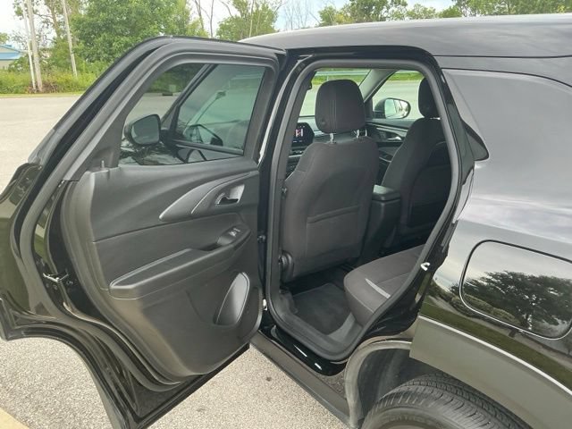 Used 2024 Chevrolet TrailBlazer LS w/ LS Convenience Package AWD/4WD image 16