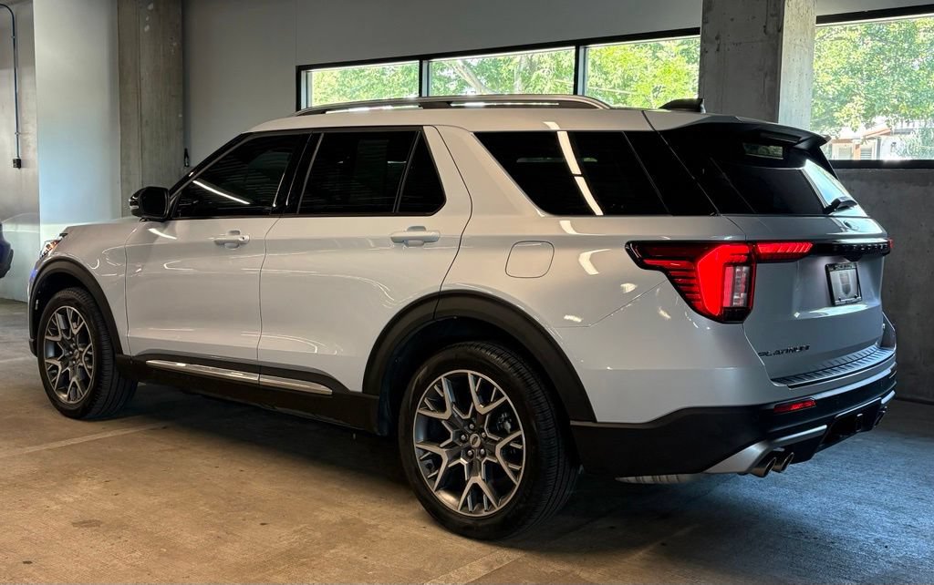 Used 2025 Ford Explorer Platinum w/ Ultimate Package AWD/4WD image 3