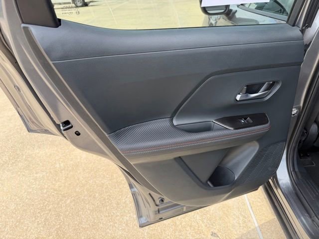 Used 2025 Nissan Kicks SR FWD image 14