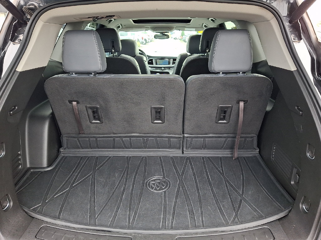 Certified 2018 Buick Enclave Essence w/ Trailering Package FWD image 29