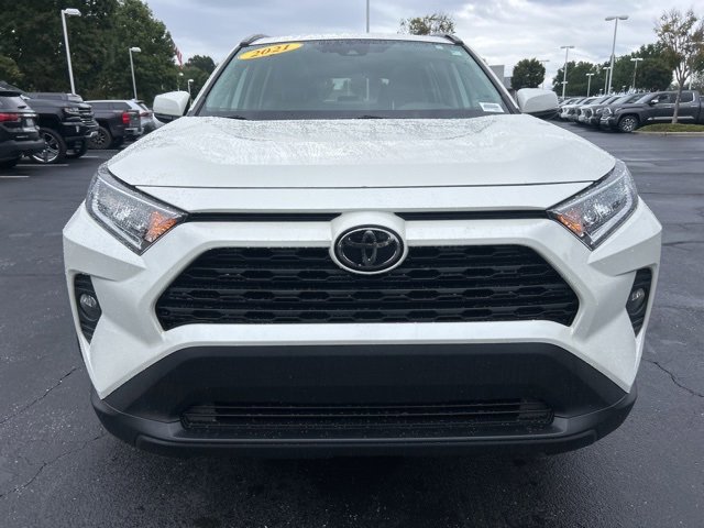 Used 2021 Toyota RAV4 XLE Premium image 2