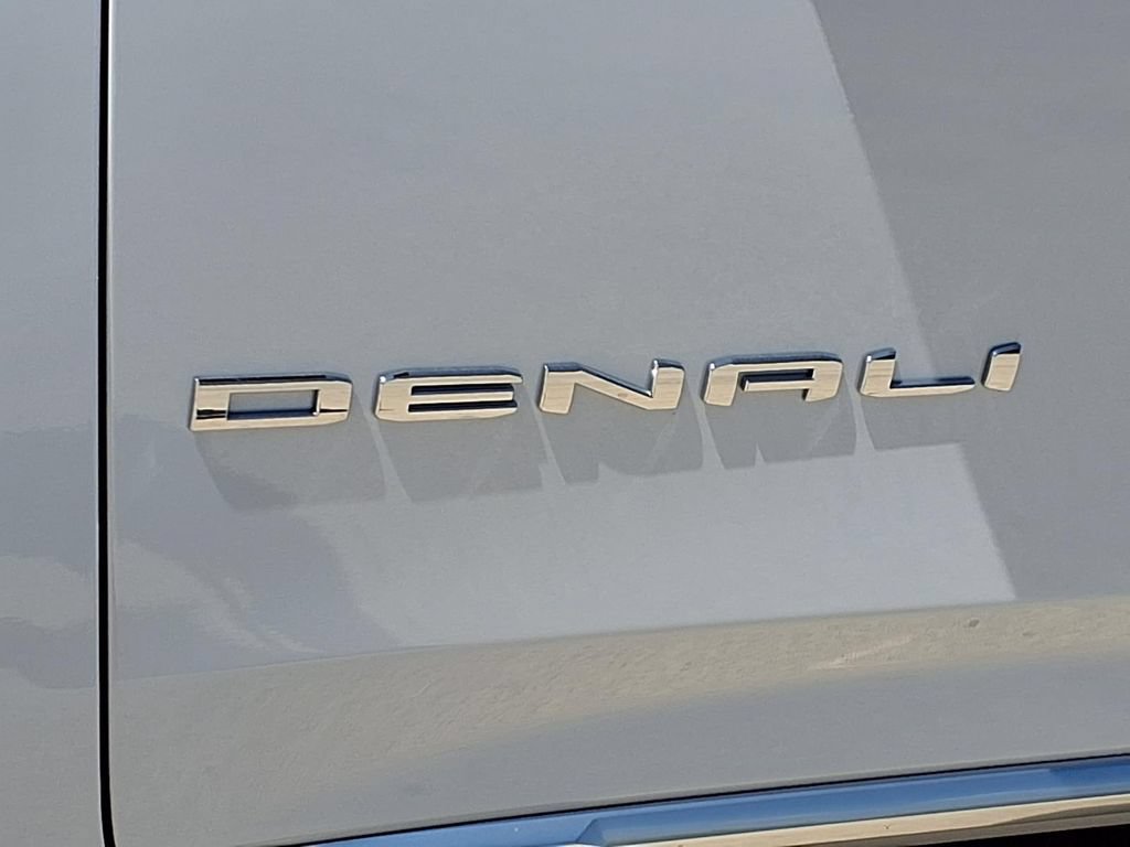 New 2026 GMC Yukon XL Denali w/ Sun & Power Step Package AWD/4WD image 11