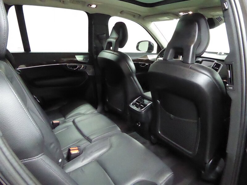Used 2016 Volvo XC90 T6 Momentum w/ Momentum Plus Package AWD/4WD image 30