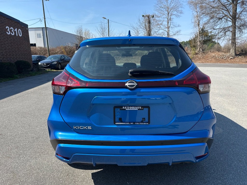 Used 2022 Nissan Kicks S image 6