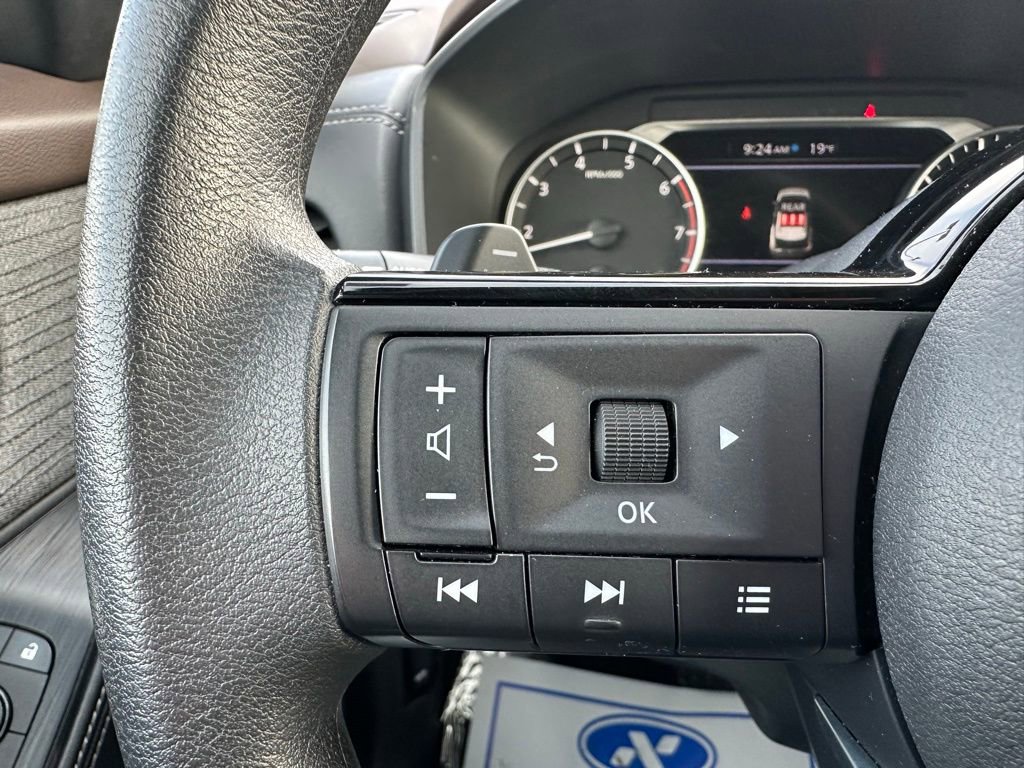 Used 2023 Nissan Rogue SV image 23