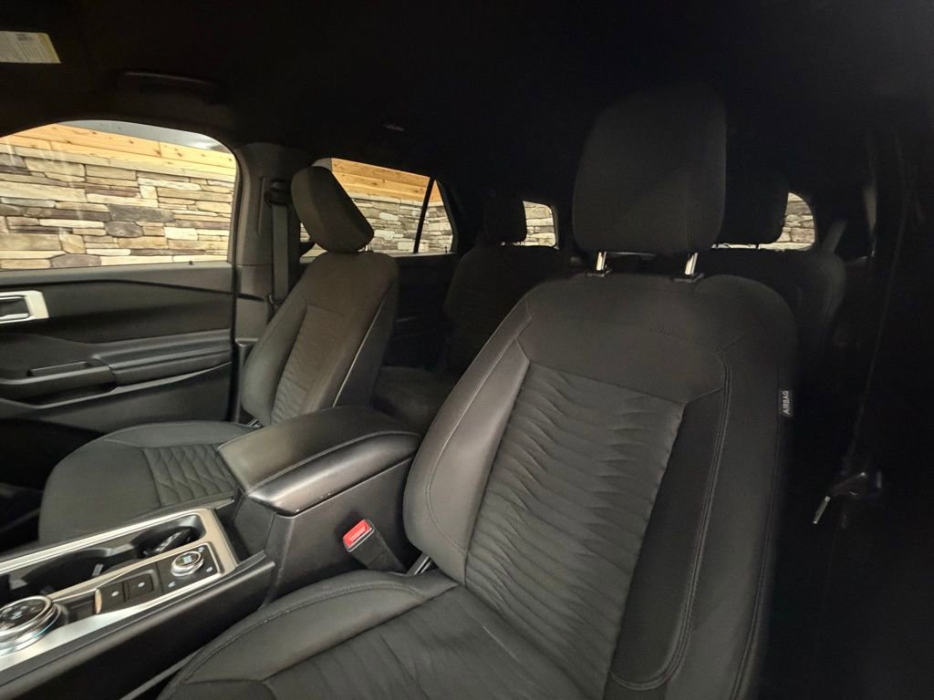 Used 2020 Ford Explorer XLT w/ Comfort Package image 12