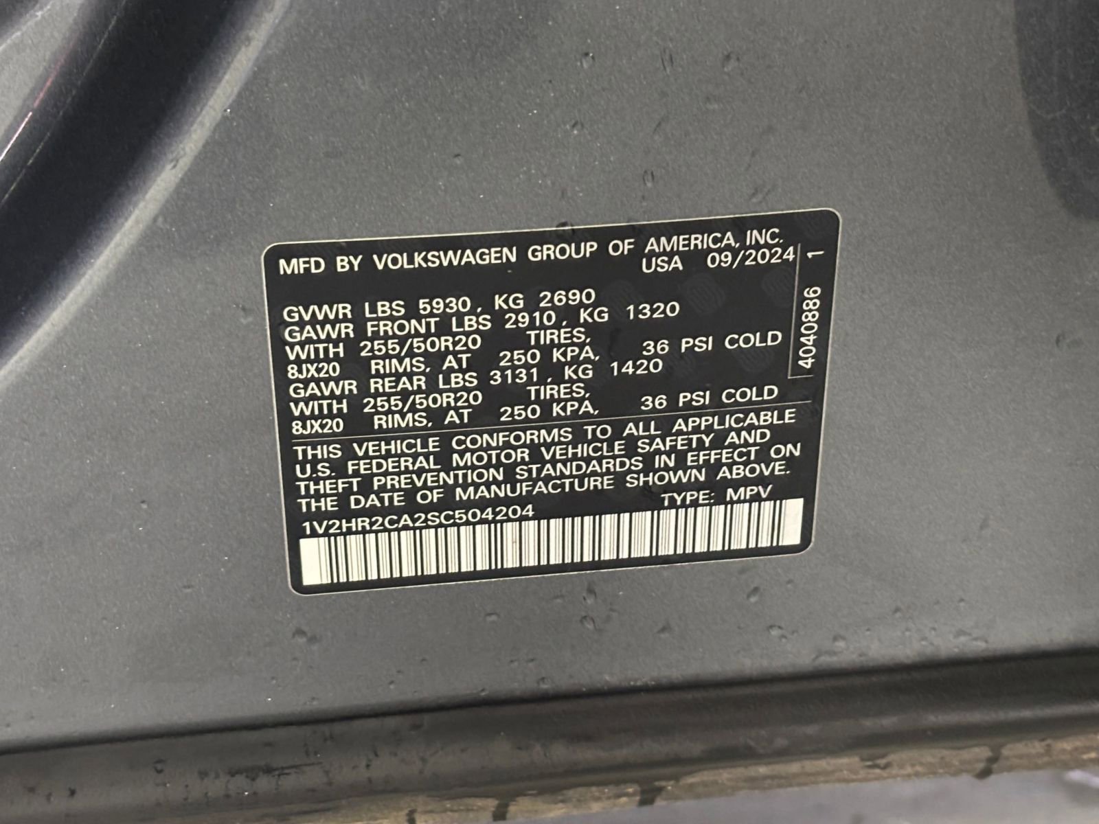 Used 2025 Volkswagen Atlas SE image 29