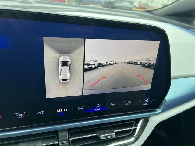 Certified 2025 Chevrolet Equinox EV LT image 24