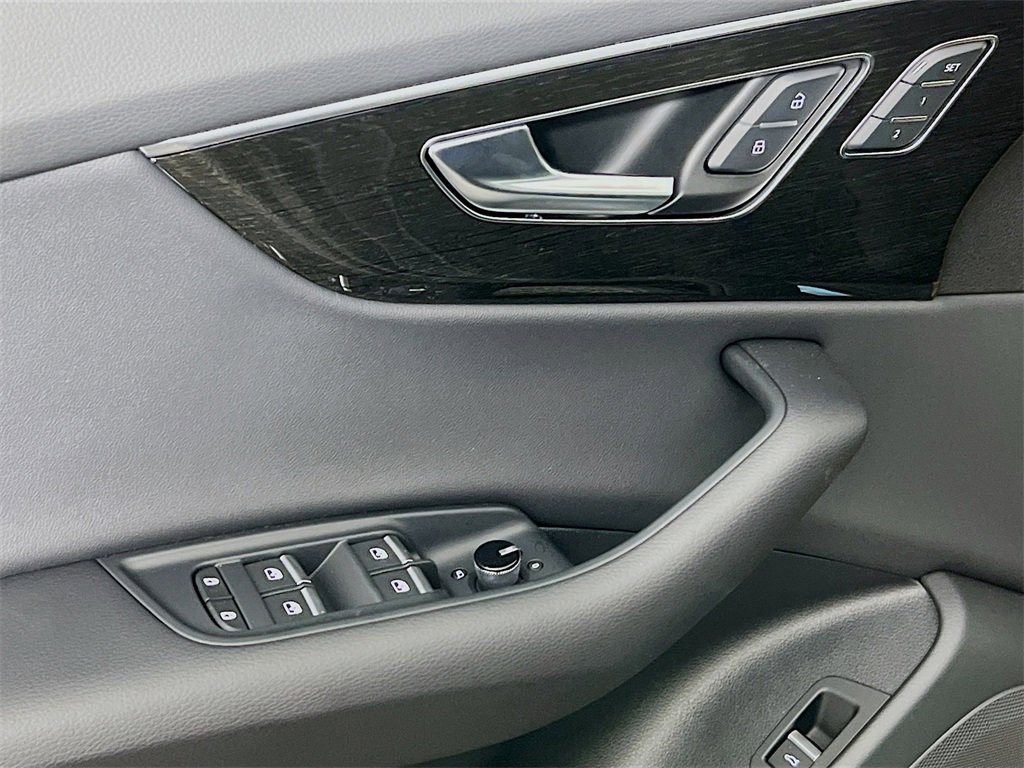 New 2025 Audi Q8 Premium image 20