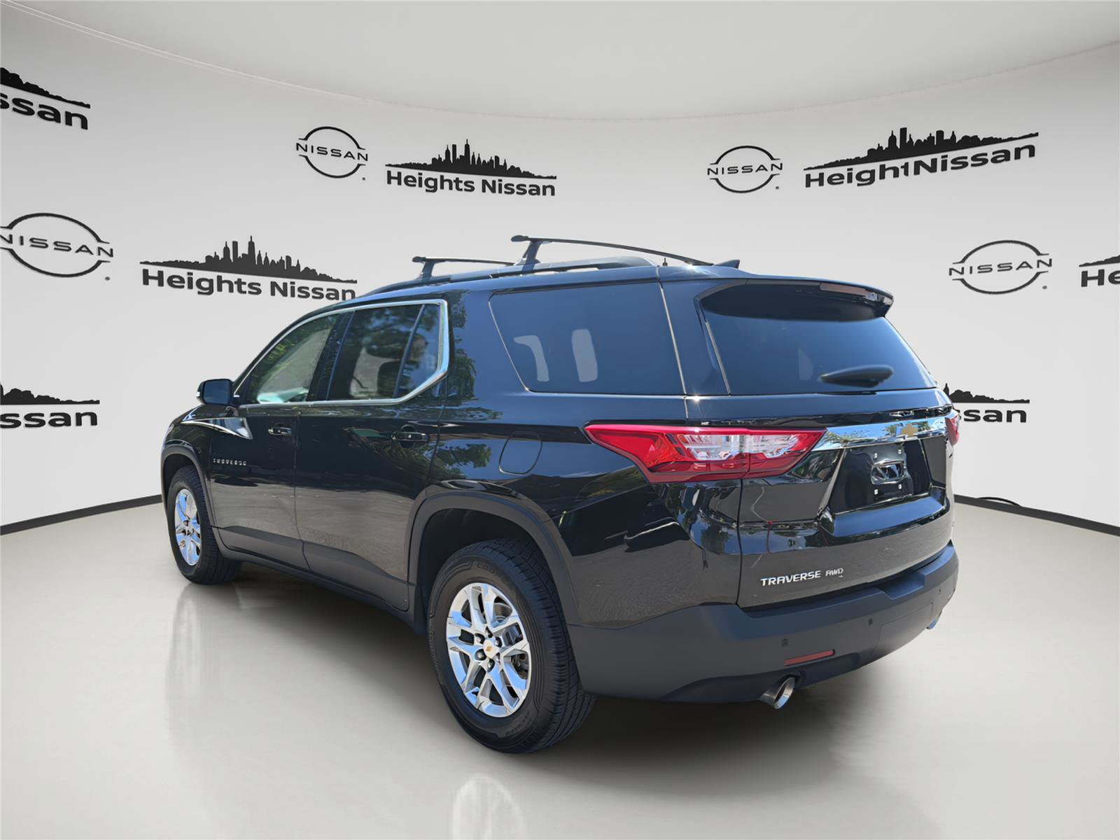 Used 2019 Chevrolet Traverse LT AWD/4WD image 3