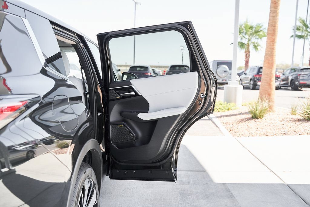Used 2025 Mitsubishi Outlander SE FWD image 13