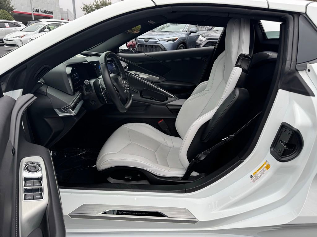 Used 2023 Chevrolet Corvette Stingray Convertible w/ Z51 Performance Package image 27