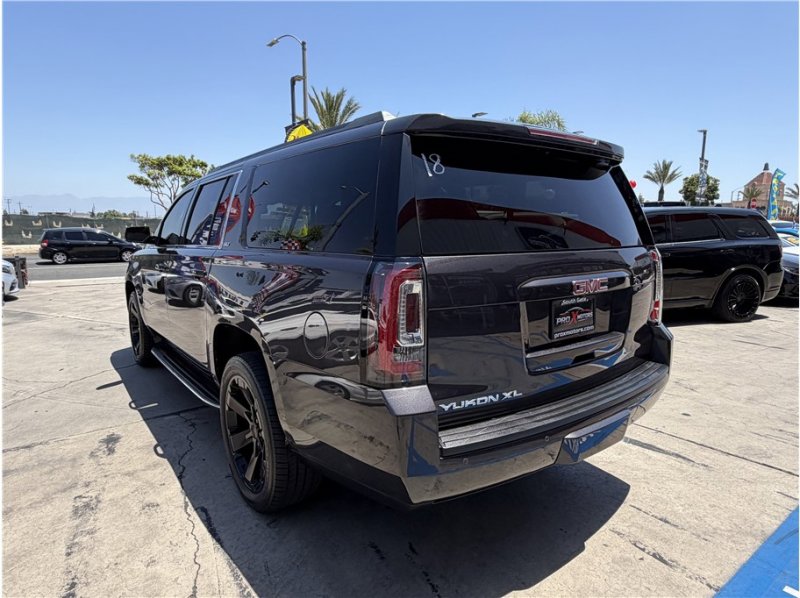 Used 2016 GMC Yukon XL SLT w/ Open Road Package RWD image 62