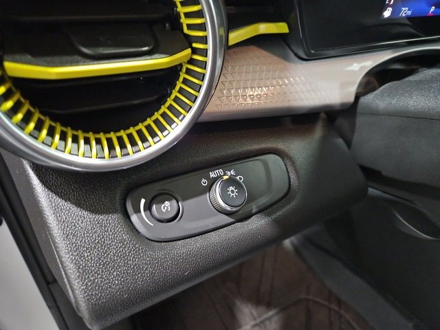 Certified 2024 Chevrolet Trax LT w/ LT Convenience Package image 15