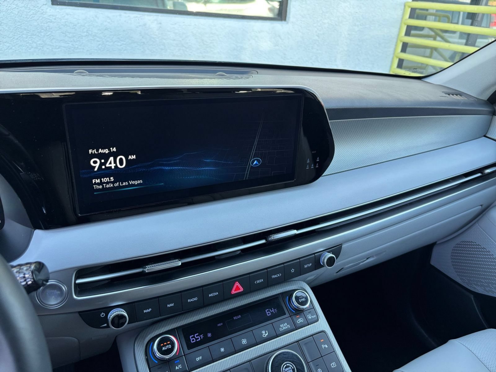 Used 2025 Hyundai Palisade SEL FWD image 16