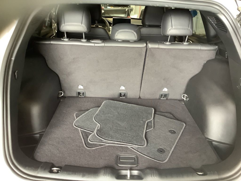 Used 2023 Jeep Compass Limited image 16