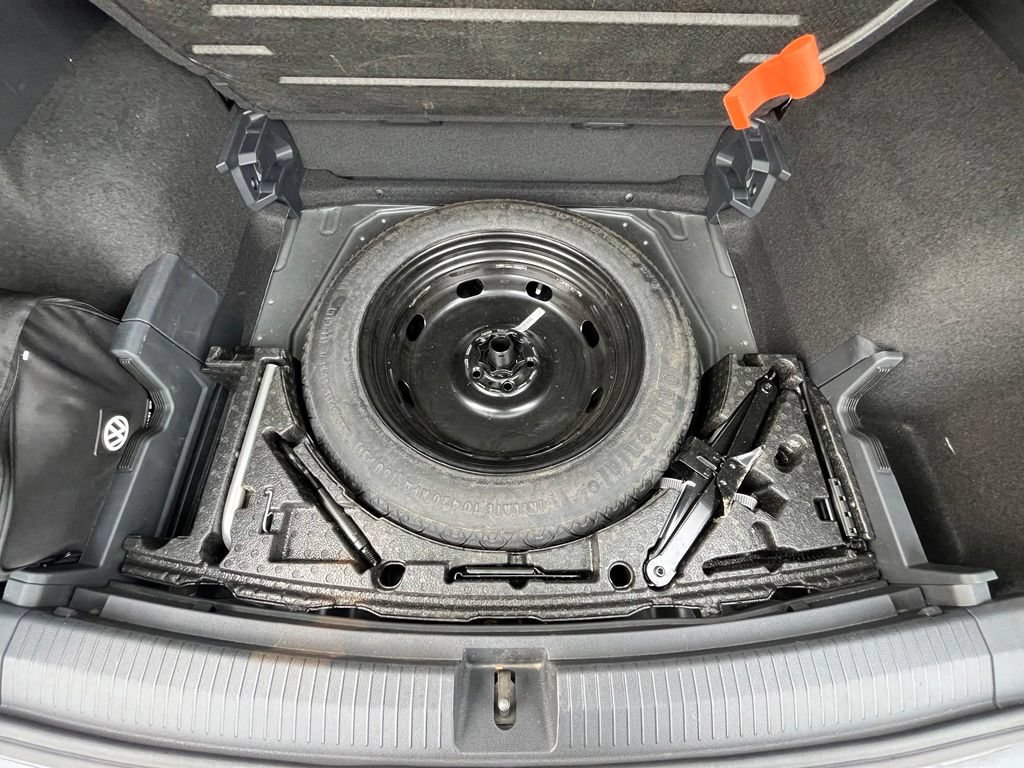 Used 2018 Volkswagen Tiguan SEL AWD/4WD image 30