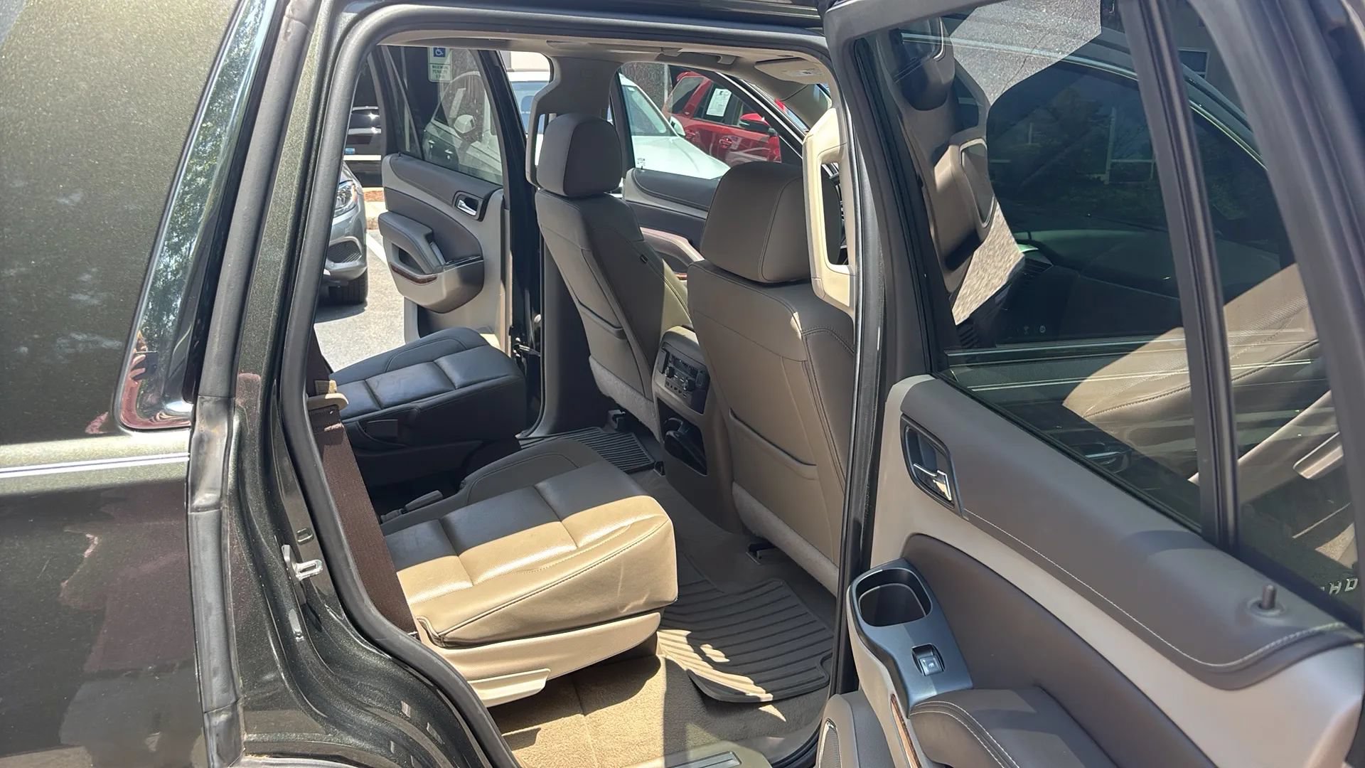 Used 2019 Chevrolet Tahoe Premier AWD/4WD image 19