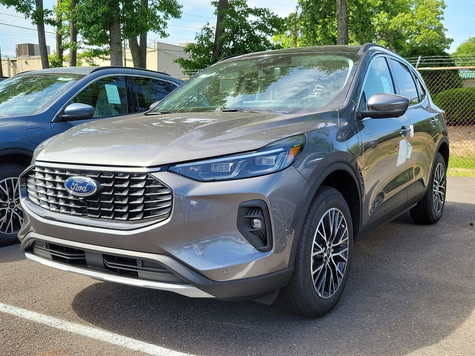 New 2024 Ford Escape SE w/ PHEV Premium Package FWD image 3