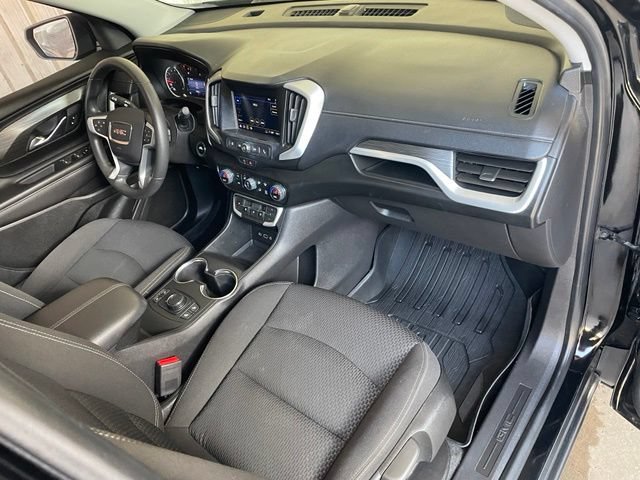 Used 2022 GMC Terrain SLE w/ Driver Convenience Package FWD image 17