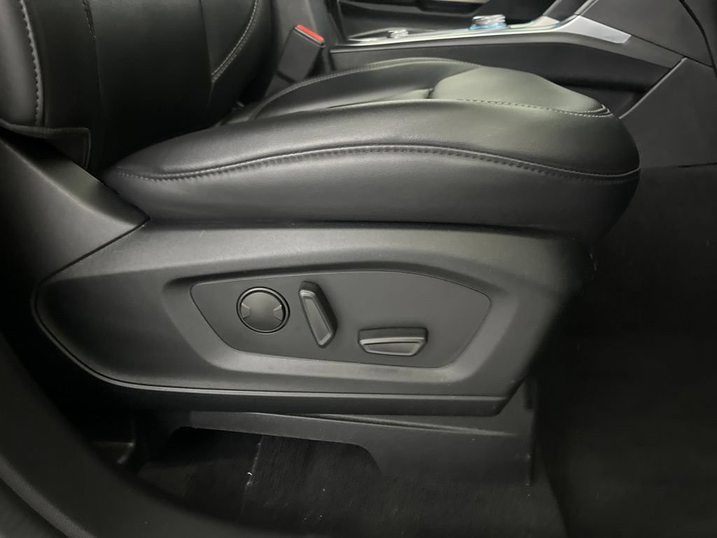 Used 2023 Ford Explorer XLT w/ Equipment Group 202A AWD/4WD image 56
