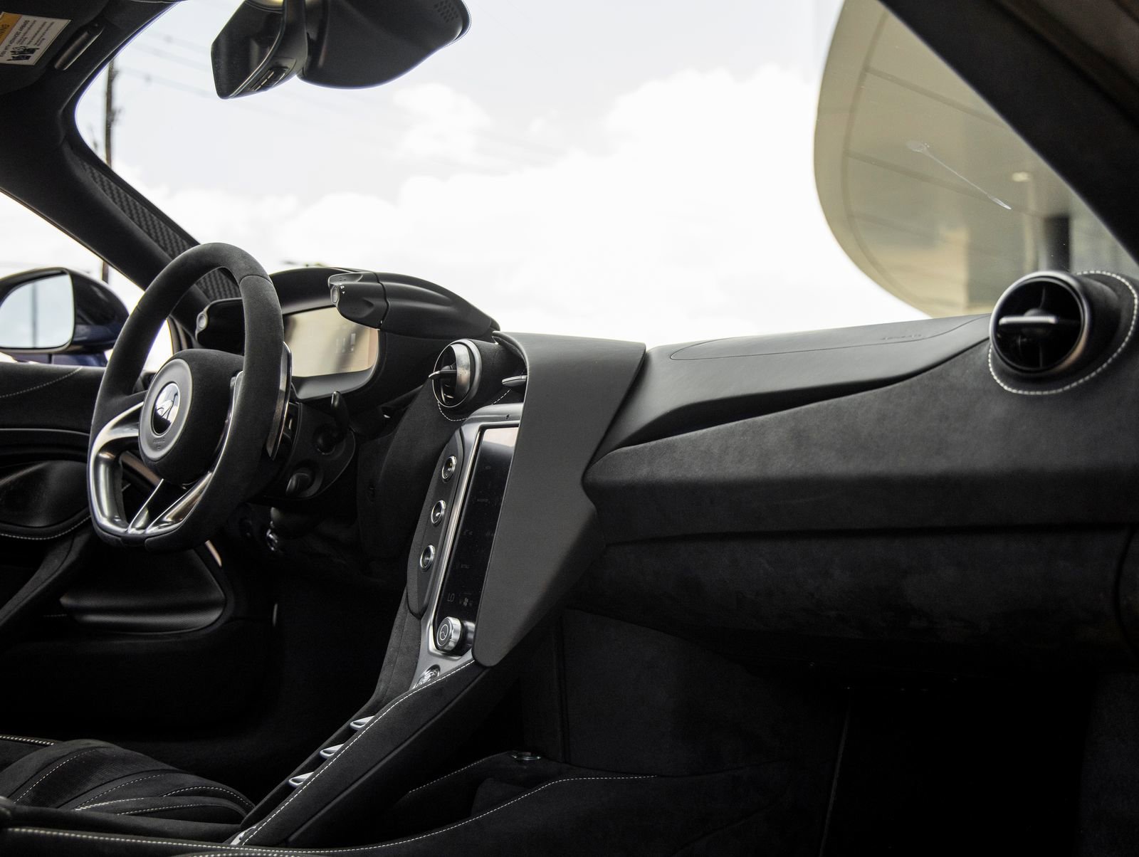 Used 2024 McLaren 750S Spider image 40