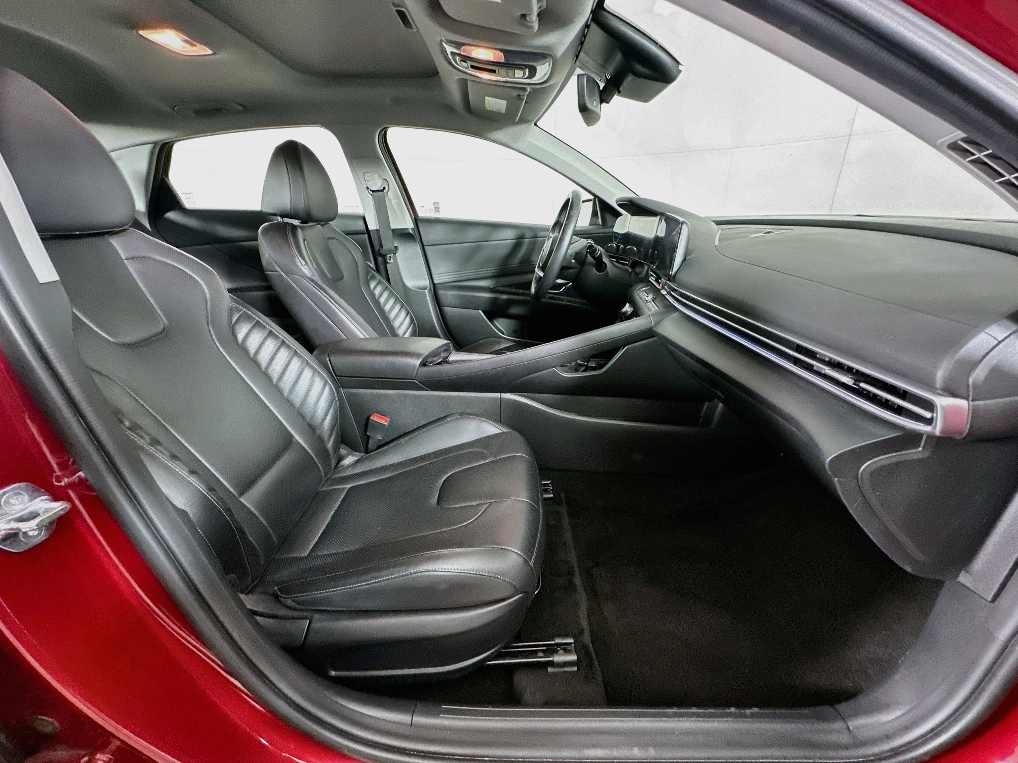 Used 2024 Hyundai Elantra Limited FWD image 31