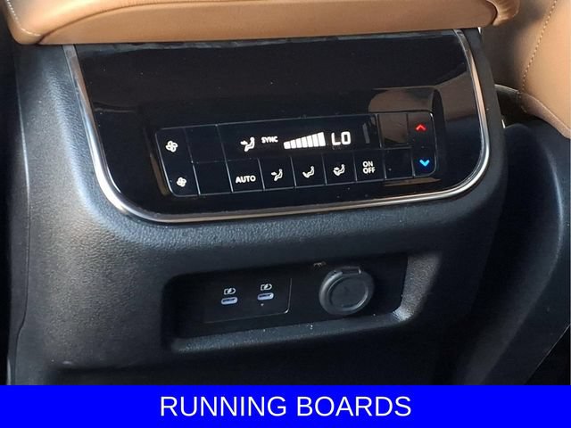 Used 2025 Nissan Armada SL AWD/4WD image 16