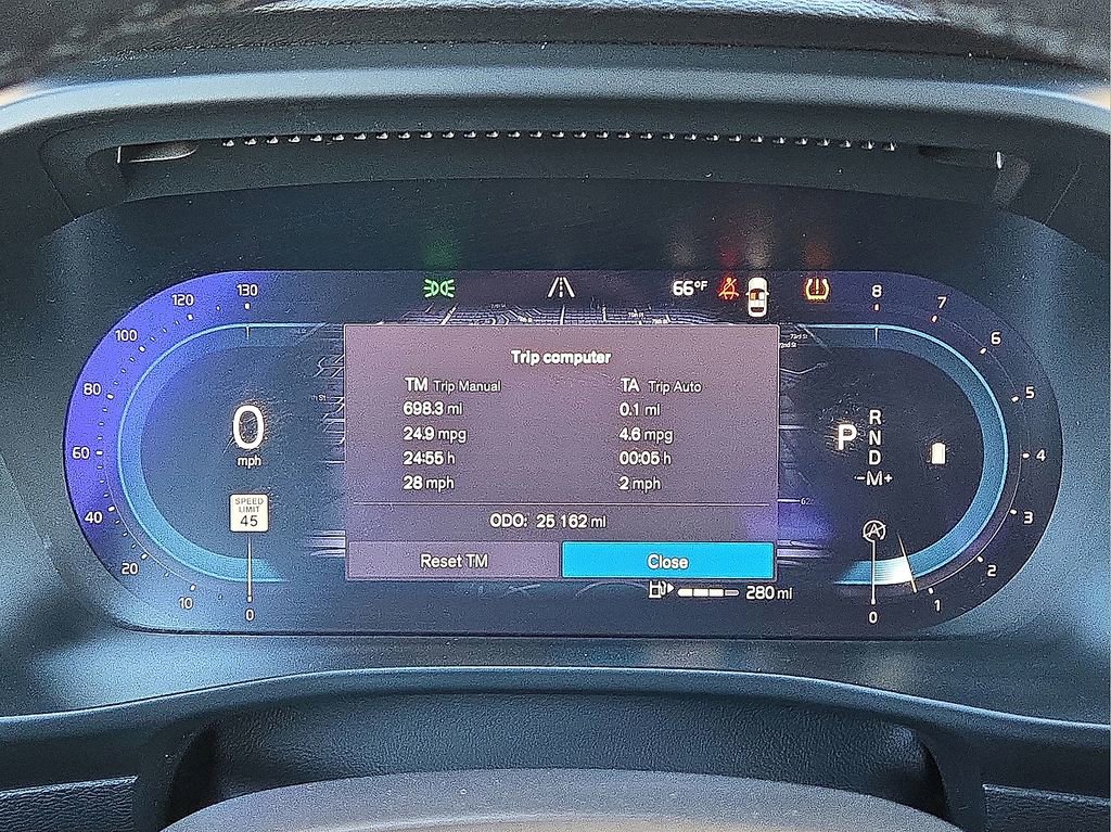 Certified 2023 Volvo XC40 B5 Plus w/ Protection Package Premier image 26