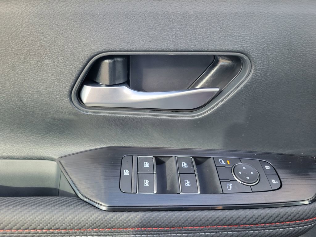 New 2026 Nissan Kicks SR w/ Cold Weather Package image 14