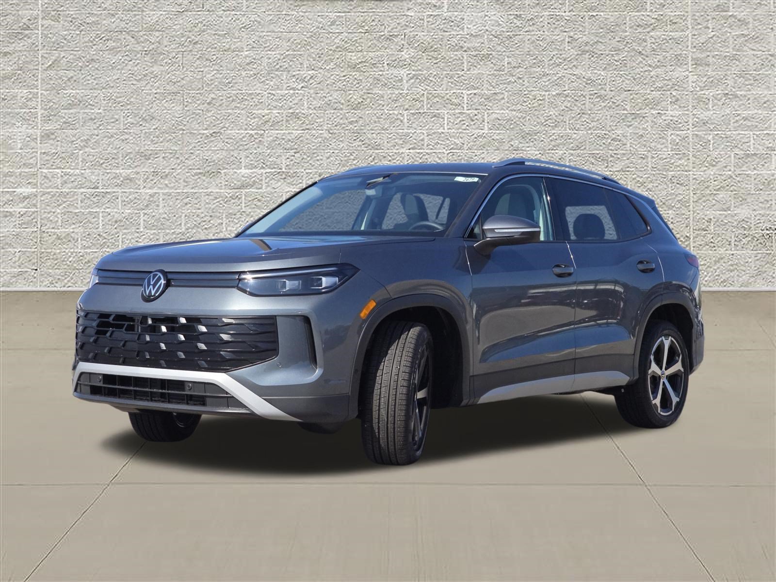 New 2026 Volkswagen Tiguan SE AWD/4WD image 3