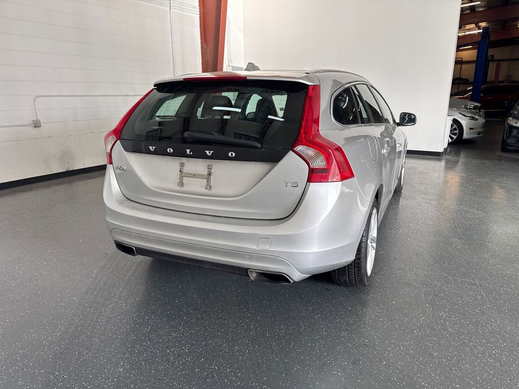 Used 2015 Volvo V60 T5 Premier image 4