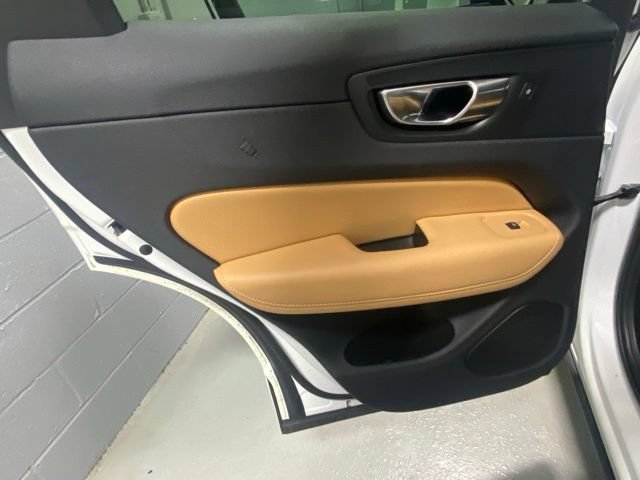 Used 2019 Volvo XC60 T5 Inscription w/ Protection Package Premier AWD/4WD image 7