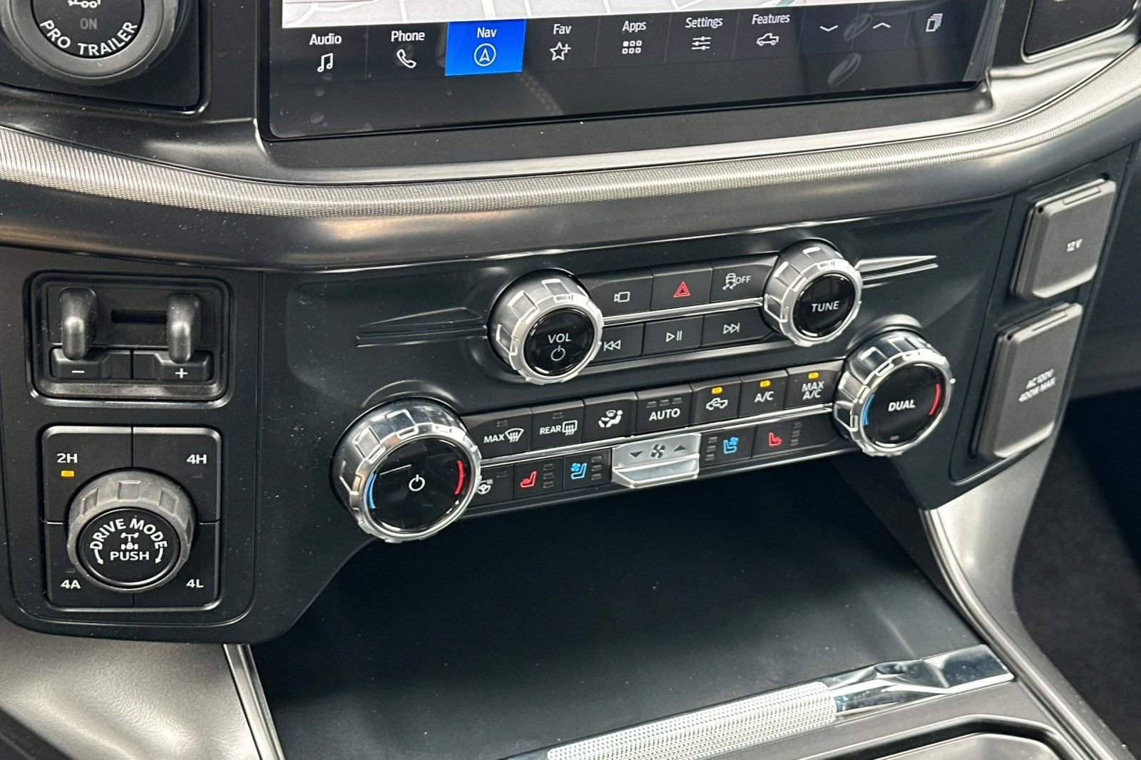 New 2026 Ford F150 Lariat w/ Equipment Group 501A Mid image 19