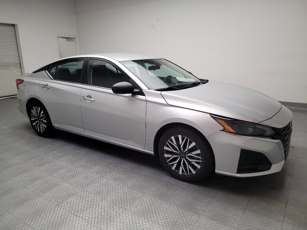 Used 2024 Nissan Altima 2.5 SV image 11