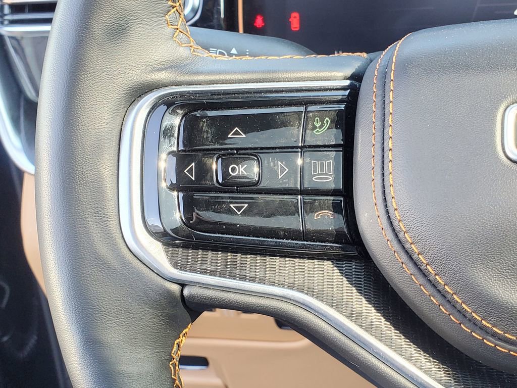 Used 2025 Jeep Grand Wagoneer L Series III w/ Rear Seat Video Group 1 image 19