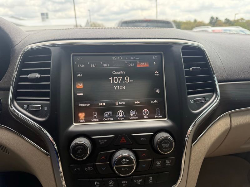 Used 2017 Jeep Grand Cherokee Overland AWD/4WD image 13