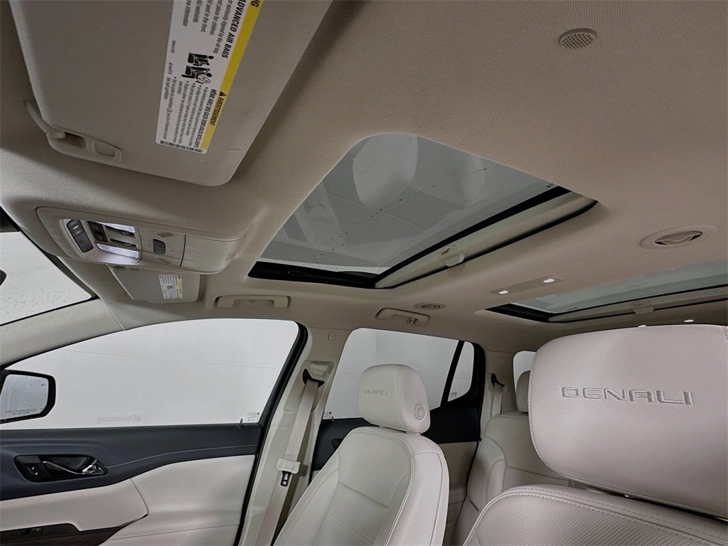 Used 2023 GMC Acadia Denali image 16
