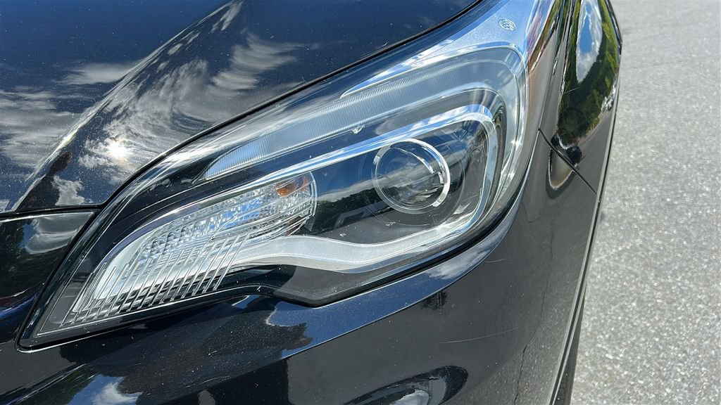 Used 2017 Buick Envision Essence w/ LPO, Hit The Road Package AWD/4WD image 8