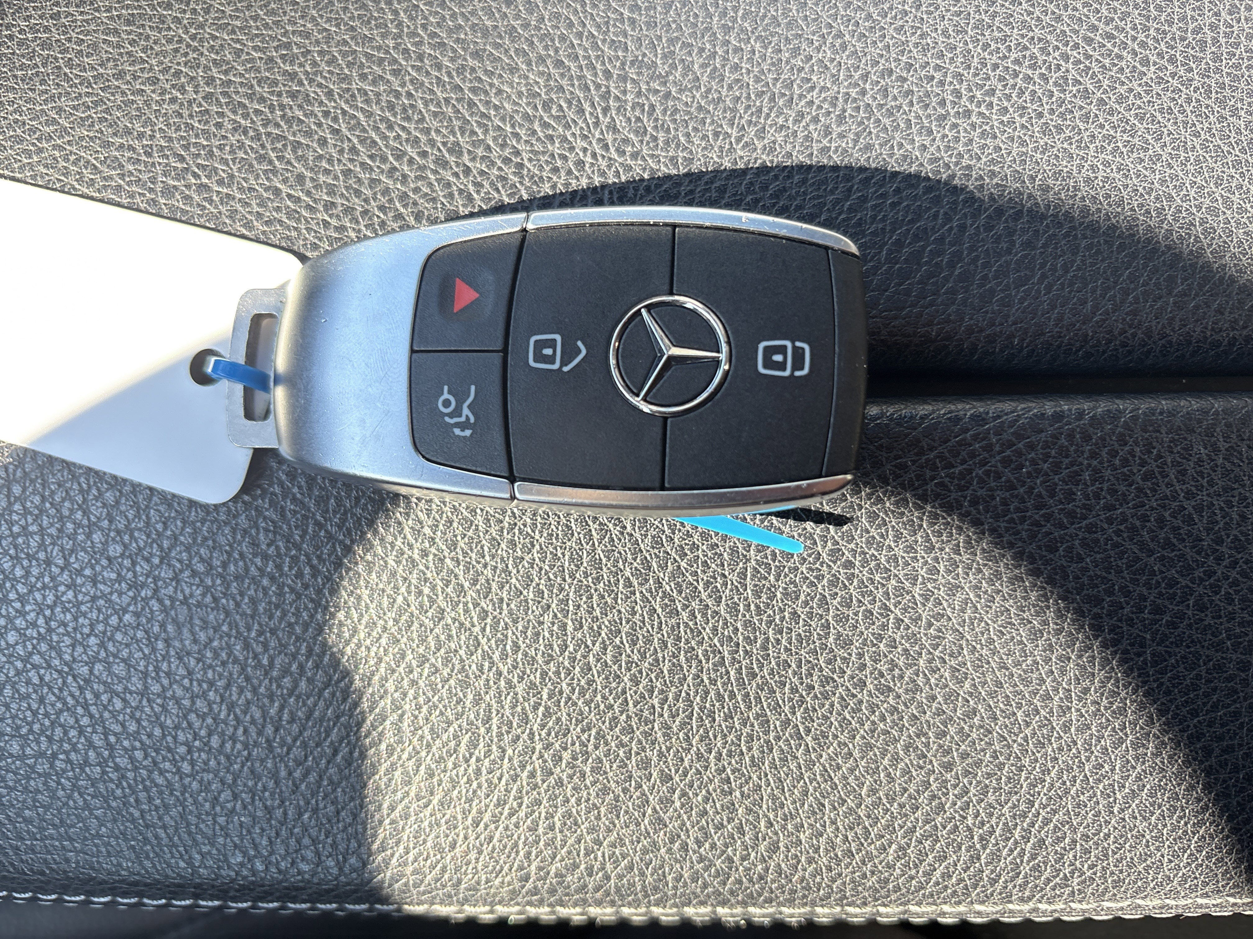 Used 2020 Mercedes-Benz GLB 250 4MATIC image 35