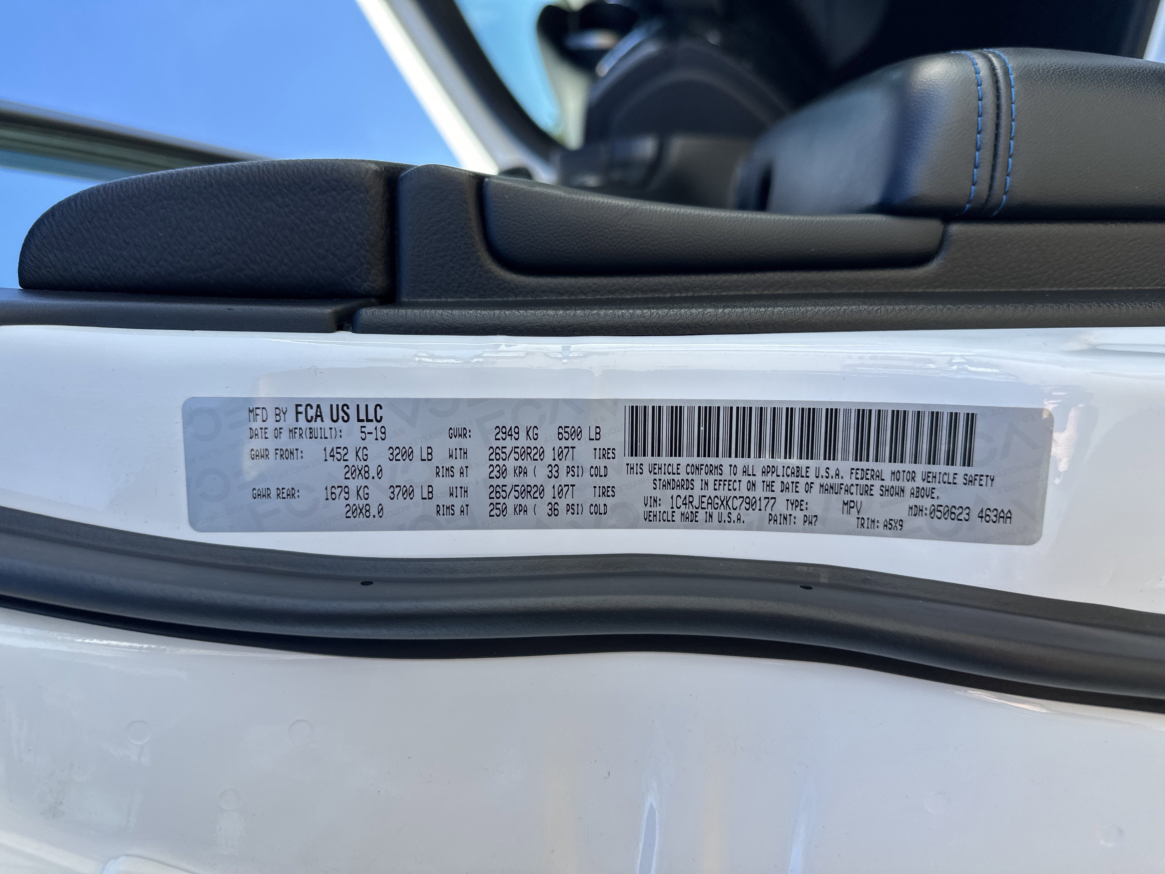 Used 2019 Jeep Grand Cherokee Laredo image 33