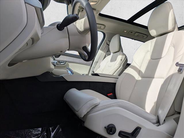 New 2026 Volvo XC90 T8 Ultra w/ Protection Package Premier image 4