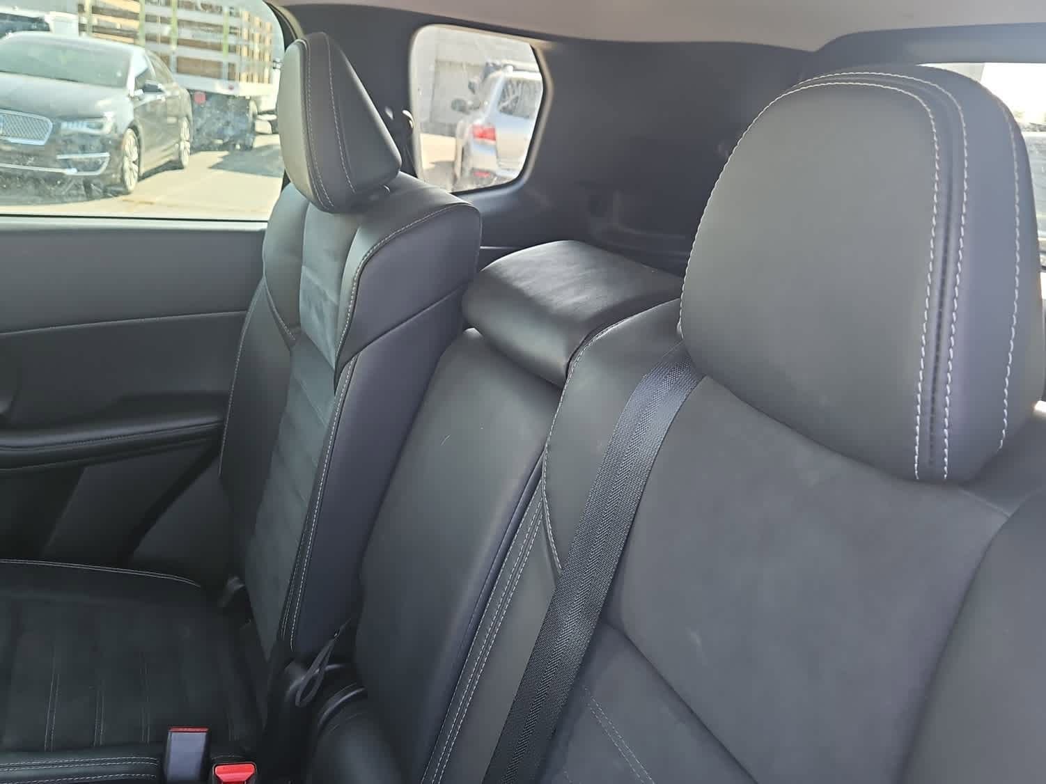 Used 2023 Mitsubishi Outlander SE image 13