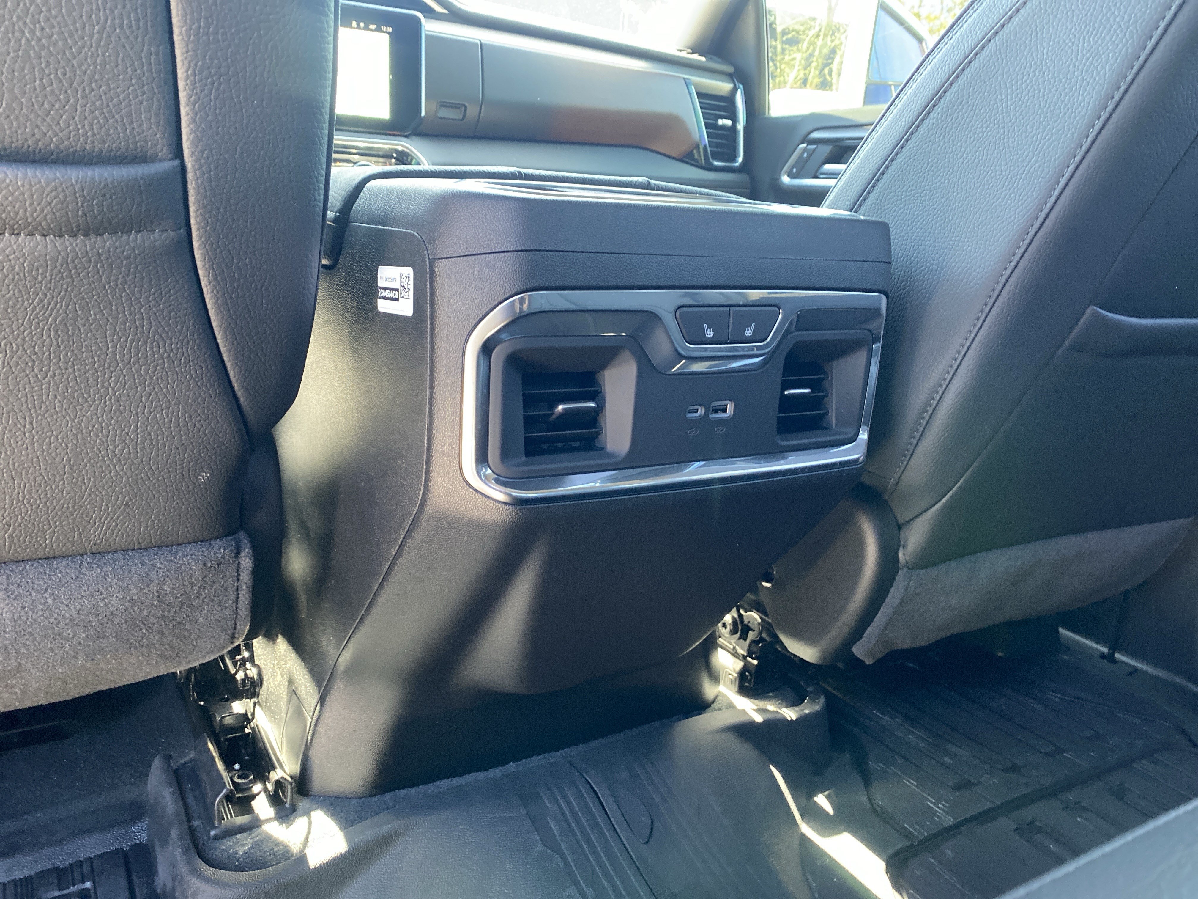 Used 2026 GMC Sierra 3500 Denali w/ Denali Reserve Package AWD/4WD image 33