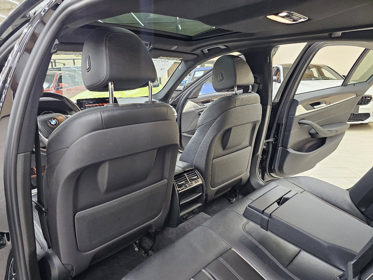 Used 2018 BMW 530i image 27